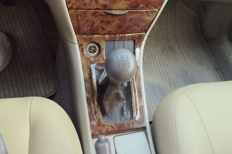 Used Toyota Corolla EX 2004 1.8L Manual GL-i Gear Lever