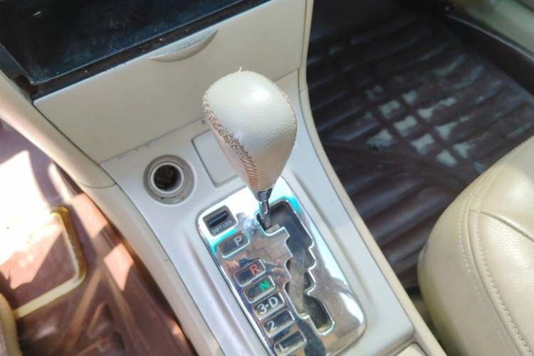 Used Toyota Corolla EX 2004 1.8L Automatic GLX-i Gear Lever