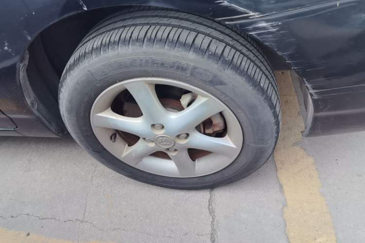 Used Toyota Corolla EX 2004 1.8L Manual GL-i Right Front Wheel Hub