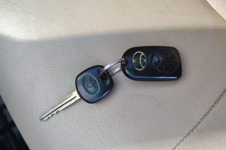 Used Toyota Corolla EX 2004 1.8L Automatic GLX-i Vehicle Key
