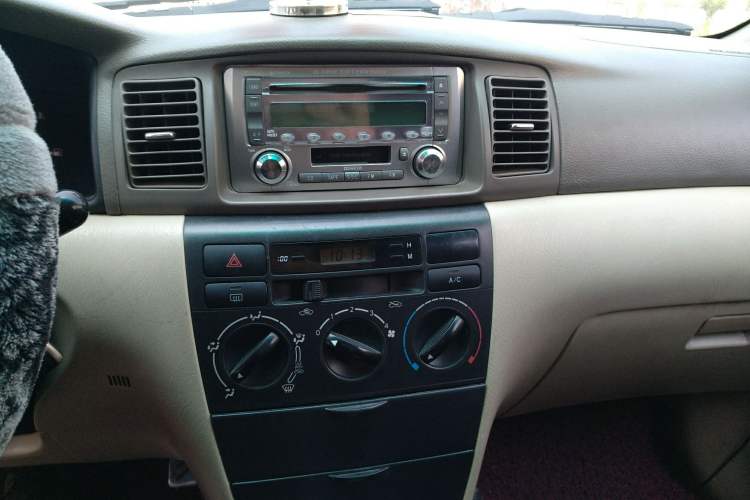 Used Toyota Corolla EX 2004 1.8L Automatic GL-i AC Panel