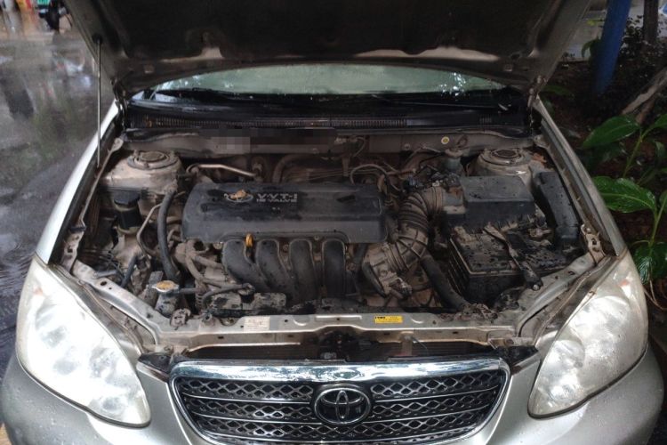 Used Toyota Corolla EX 2004 1.8L Manual GL-i Engine Bay