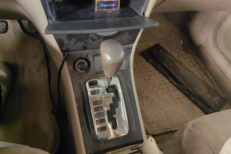 Used Toyota Corolla EX 2004 1.8L Automatic GL-i Gear Lever
