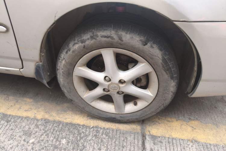 Used Toyota Corolla EX 2004 1.8L Automatic GL-i Right Front Wheel Hub
