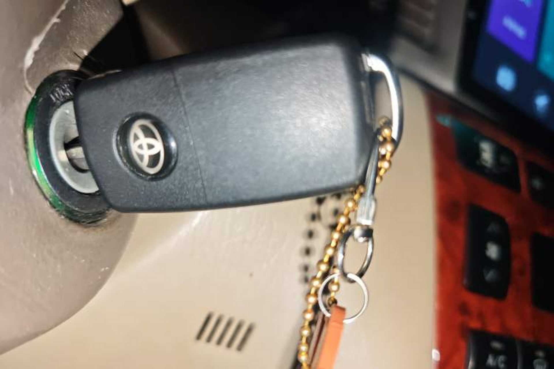 Used Toyota Corolla EX 2004 1.8L Manual GLX-i Vehicle Key