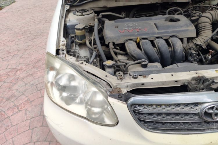 Used Toyota Corolla EX 2004 1.8L Automatic GLX-i Engine Bay Right