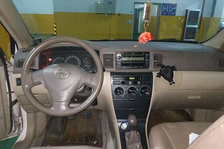 Used Toyota Corolla EX 2007 1.6L Manual G Center Console