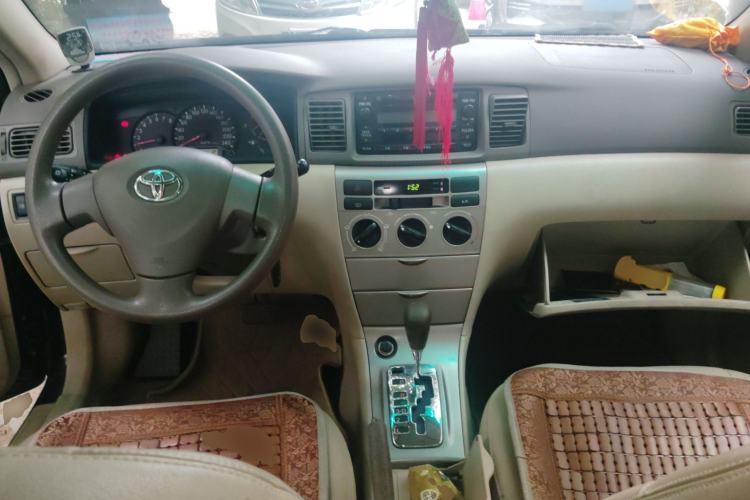Used Toyota Corolla EX 2009 1.6L Automatic Deluxe Edition Center Console
