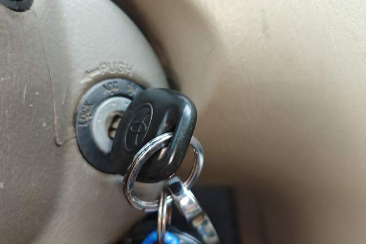 Used Toyota Corolla EX 2009 1.6L Manual Special Offer Edition Vehicle Key