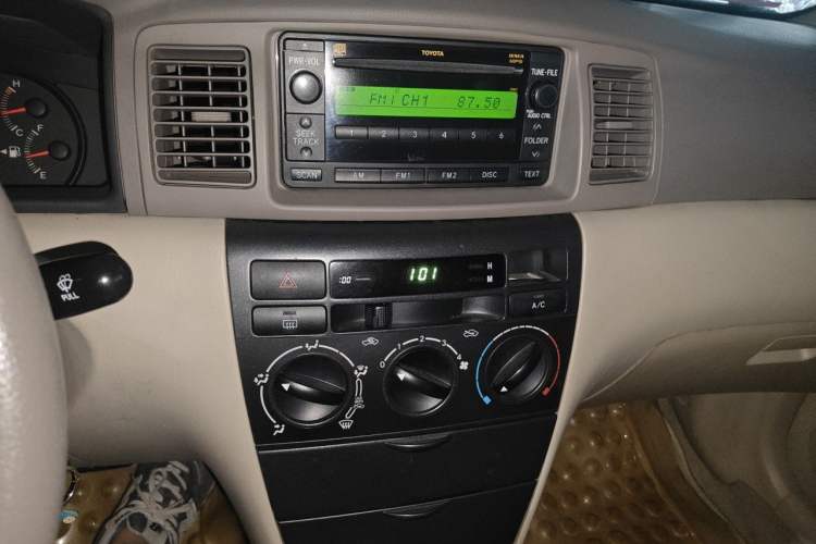 Used Toyota Corolla EX 2009 1.6L Automatic G Special Edition Audio And AC Panel