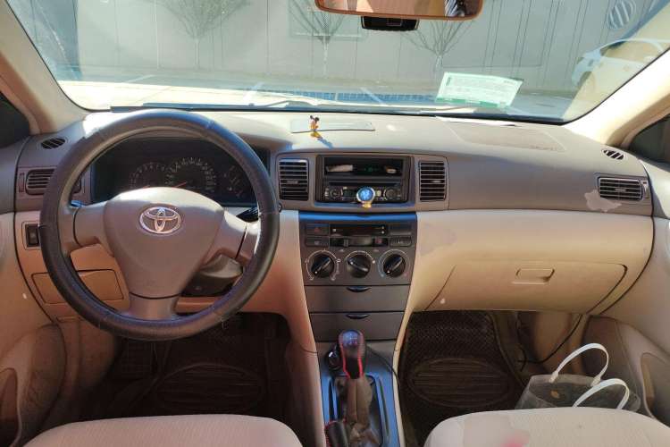 Used Toyota Corolla EX 2009 1.6L Manual Special Offer Edition Center Console