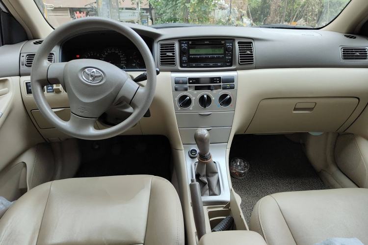 Used Toyota Corolla EX 2009 1.6L Manual Luxury Edition Center Console