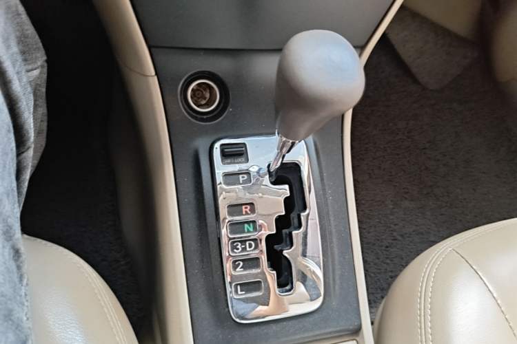 Used Toyota Corolla EX 2009 1.6L Automatic G Special Edition Gear Lever