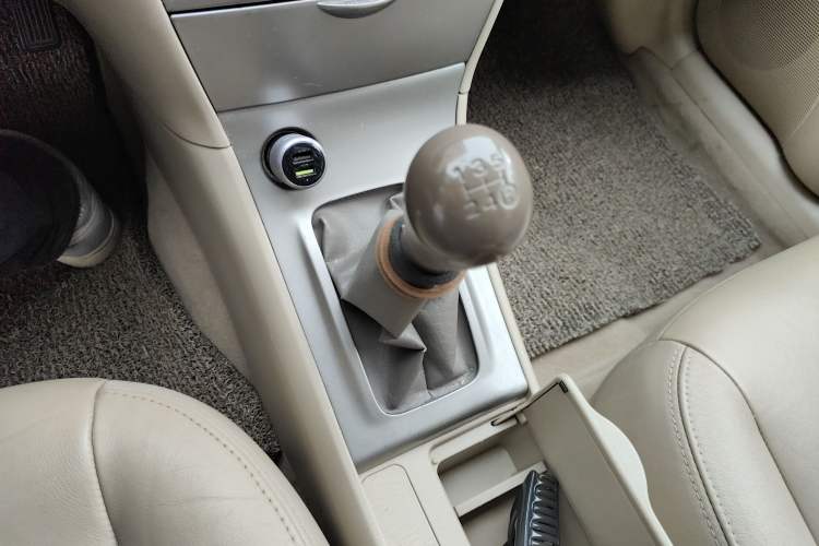 Used Toyota Corolla EX 2009 1.6L Manual Luxury Edition Gear Lever