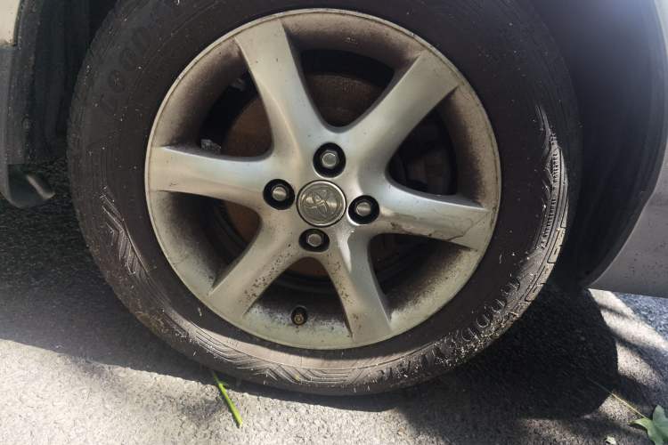 Used Toyota Corolla EX 2009 1.6L Manual Luxury Edition Right Front Wheel Hub