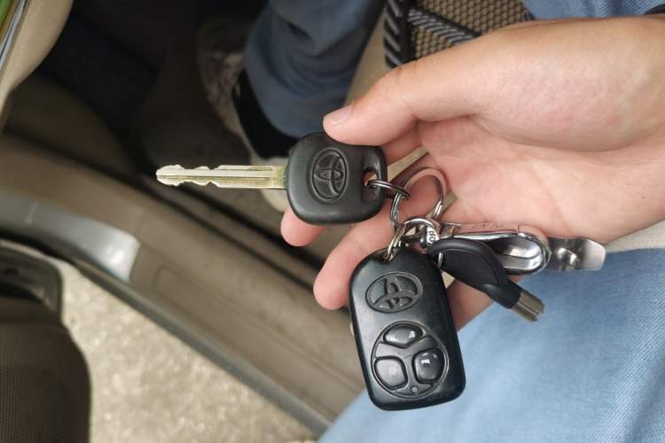 Used Toyota Corolla EX 2009 1.6L Automatic G Special Edition Vehicle Key
