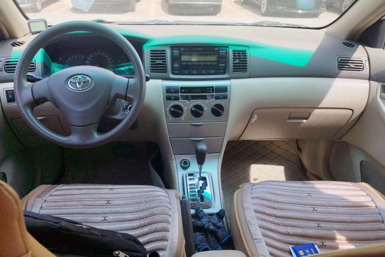 Used Toyota Corolla EX 2009 1.6L Automatic Deluxe Edition Center Console