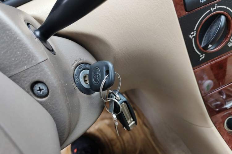 Used Toyota Corolla EX 2009 1.6L Automatic G Special Edition Vehicle Key