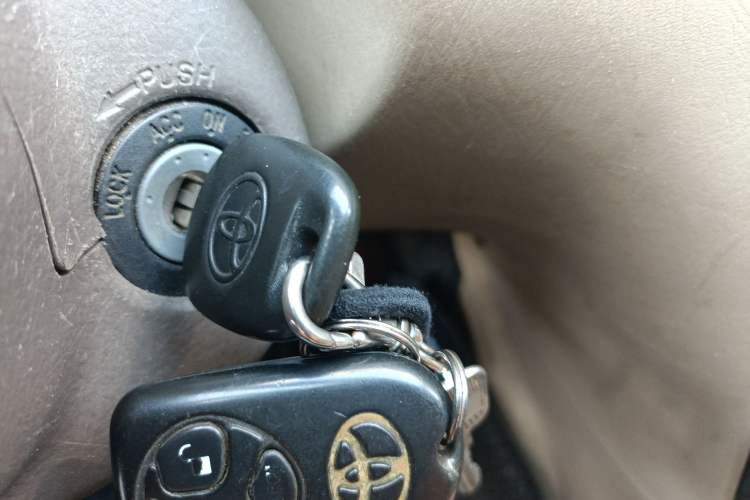 Used Toyota Corolla EX 2009 1.6L Automatic G Special Edition Vehicle Key