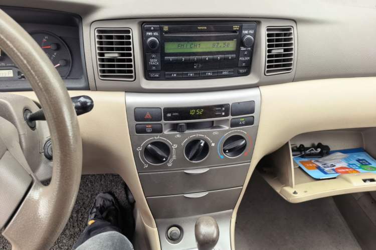 Used Toyota Corolla EX 2010 1.6L Automatic Luxury Edition Audio And AC Panel