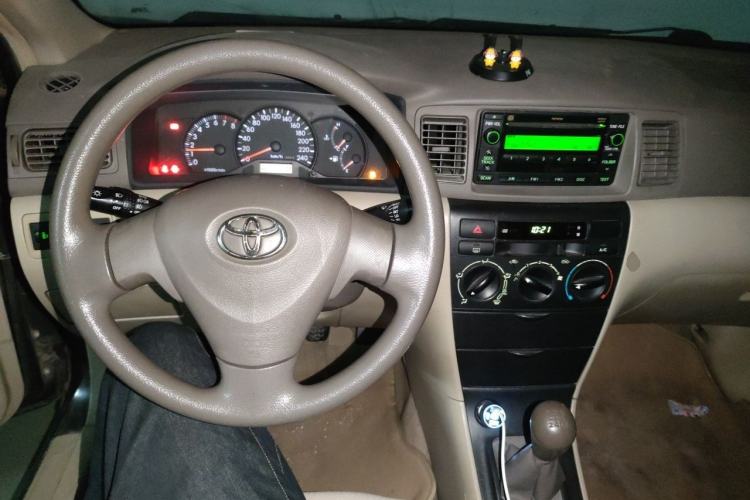 Used Toyota Corolla EX 2010 1.6L Manual Classic Edition Center Console