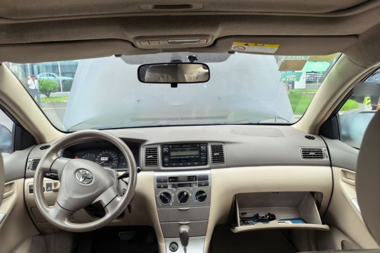 Used Toyota Corolla EX 2010 1.6L Automatic Luxury Edition Center Console