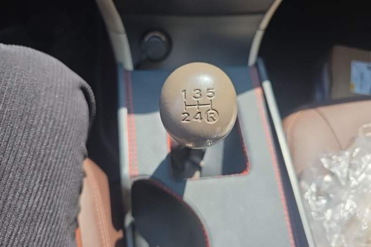 Used Toyota Corolla EX 2010 1.6L Manual Classic Edition Gear Lever
