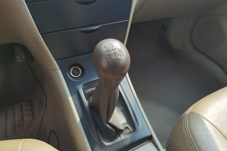 Used Toyota Corolla EX 2010 1.6L Manual Special Offer Edition Gear Lever