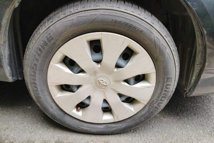 Used Toyota Corolla EX 2010 1.6L Automatic Classic Edition Right Front Wheel Hub