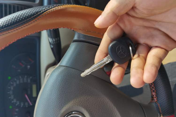 Used Toyota Corolla EX 2010 1.6L Manual Special Offer Edition Vehicle Key