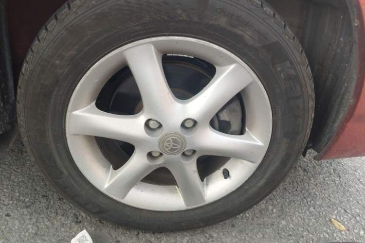 Used Toyota Corolla EX 2010 1.6L Automatic Classic Edition Right Front Wheel Hub