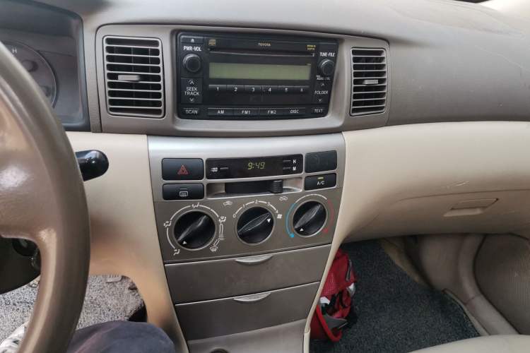 Used Toyota Corolla EX 2010 1.6L Automatic Luxury Edition Audio And AC Panel