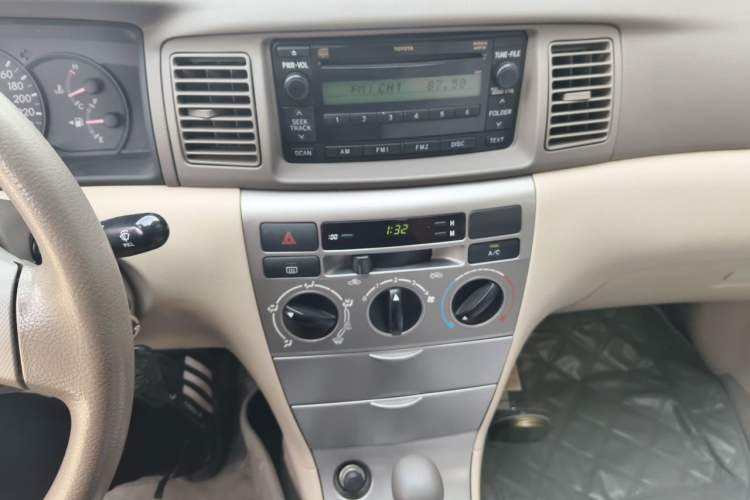 Used Toyota Corolla EX 2010 1.6L Automatic Luxury Edition Audio And AC Panel