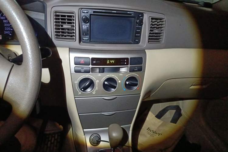 Used Toyota Corolla EX 2010 1.6L Automatic Luxury Edition Audio And AC Panel