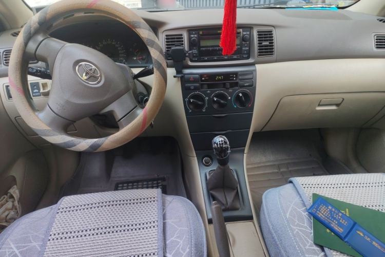 Used Toyota Corolla EX 2010 1.6L Manual Classic Edition Center Console