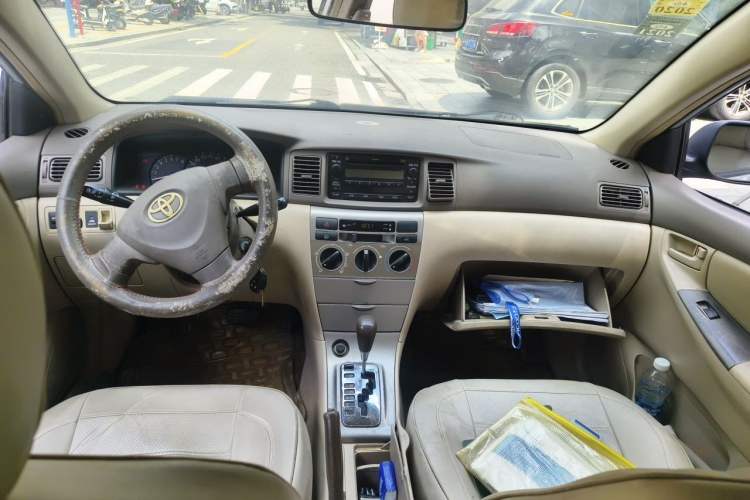 Used Toyota Corolla EX 2010 1.6L Automatic Luxury Edition Center Console