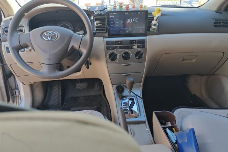 Used Toyota Corolla EX 2010 1.6L Automatic Classic Edition Center Console