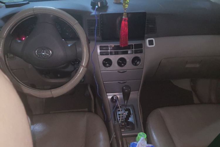 Used Toyota Corolla EX 2010 1.6L Automatic Luxury Edition Center Console
