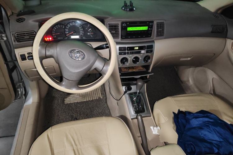 Used Toyota Corolla EX 2010 1.6L Automatic Luxury Edition Center Console