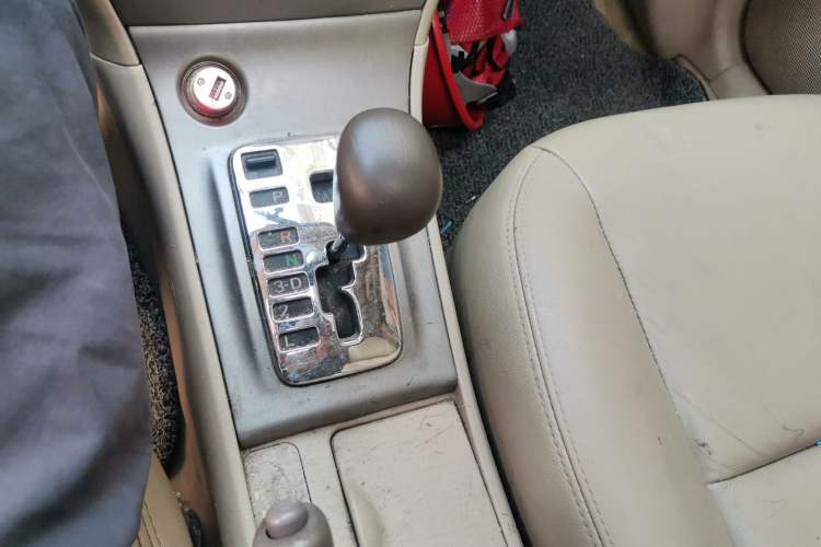 Used Toyota Corolla EX 2010 1.6L Automatic Luxury Edition Gear Lever