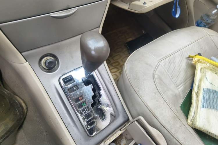 Used Toyota Corolla EX 2010 1.6L Automatic Luxury Edition Gear Lever