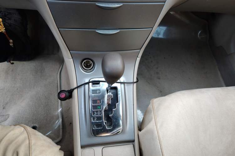 Used Toyota Corolla EX 2010 1.6L Automatic Luxury Edition Gear Lever