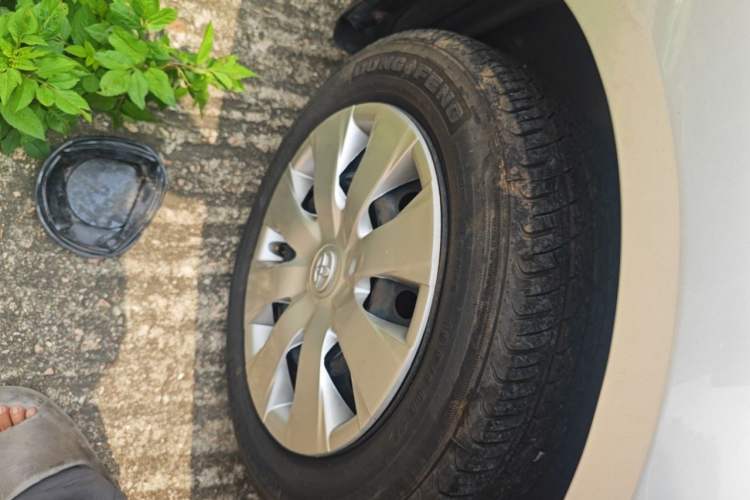 Used Toyota Corolla EX 2010 1.6L Automatic Classic Edition Right Front Wheel Hub