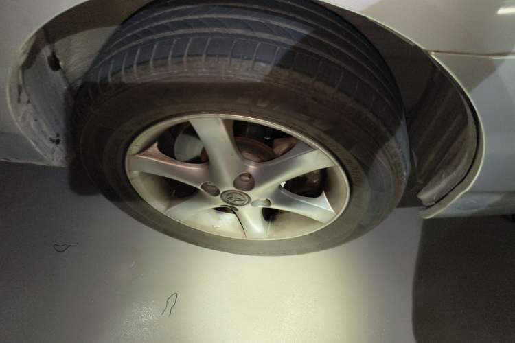 Used Toyota Corolla EX 2010 1.6L Automatic Classic Edition Right Front Wheel Hub