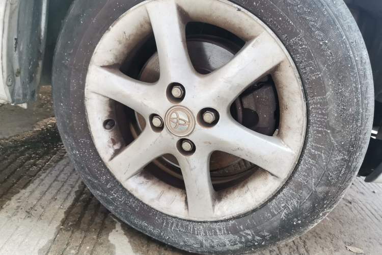 Used Toyota Corolla EX 2010 1.6L Automatic Luxury Edition Right Front Wheel Hub