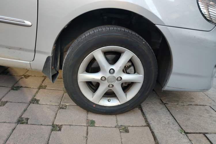 Used Toyota Corolla EX 2010 1.6L Automatic Luxury Edition Right Front Wheel Hub