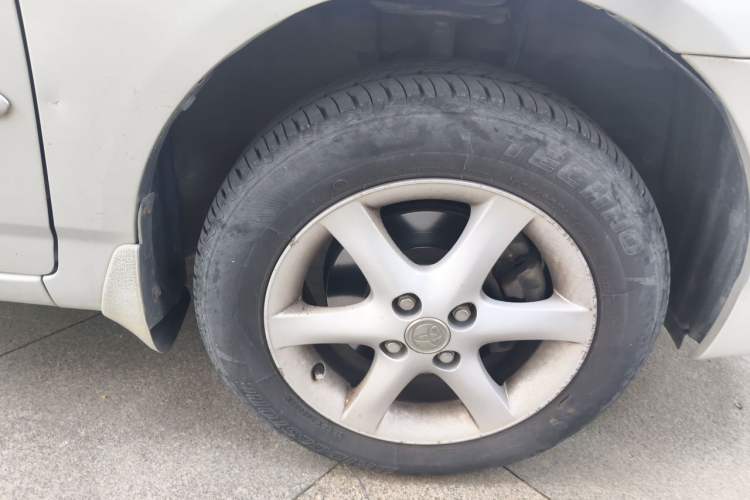 Used Toyota Corolla EX 2010 1.6L Automatic Luxury Edition Right Front Wheel Hub