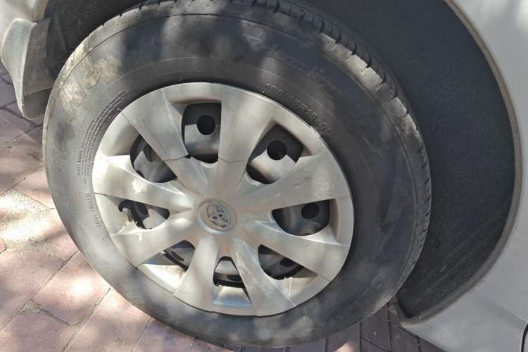 Used Toyota Corolla EX 2010 1.6L Automatic Classic Edition Right Front Wheel Hub