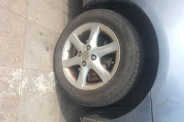 Used Toyota Corolla EX 2010 1.6L Automatic Luxury Edition Right Front Wheel Hub