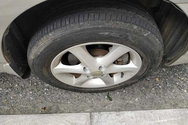 Used Toyota Corolla EX 2010 1.6L Automatic Classic Edition Right Front Wheel Hub